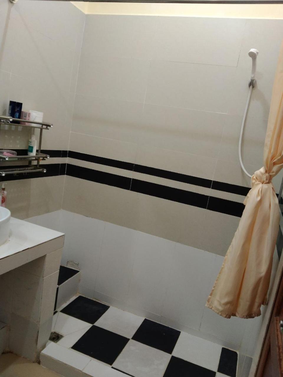 Room 12 - Studio In A Villa 5Mn Walk From The Royal Palace With Swimming Pool Phnom Penh Eksteriør bilde